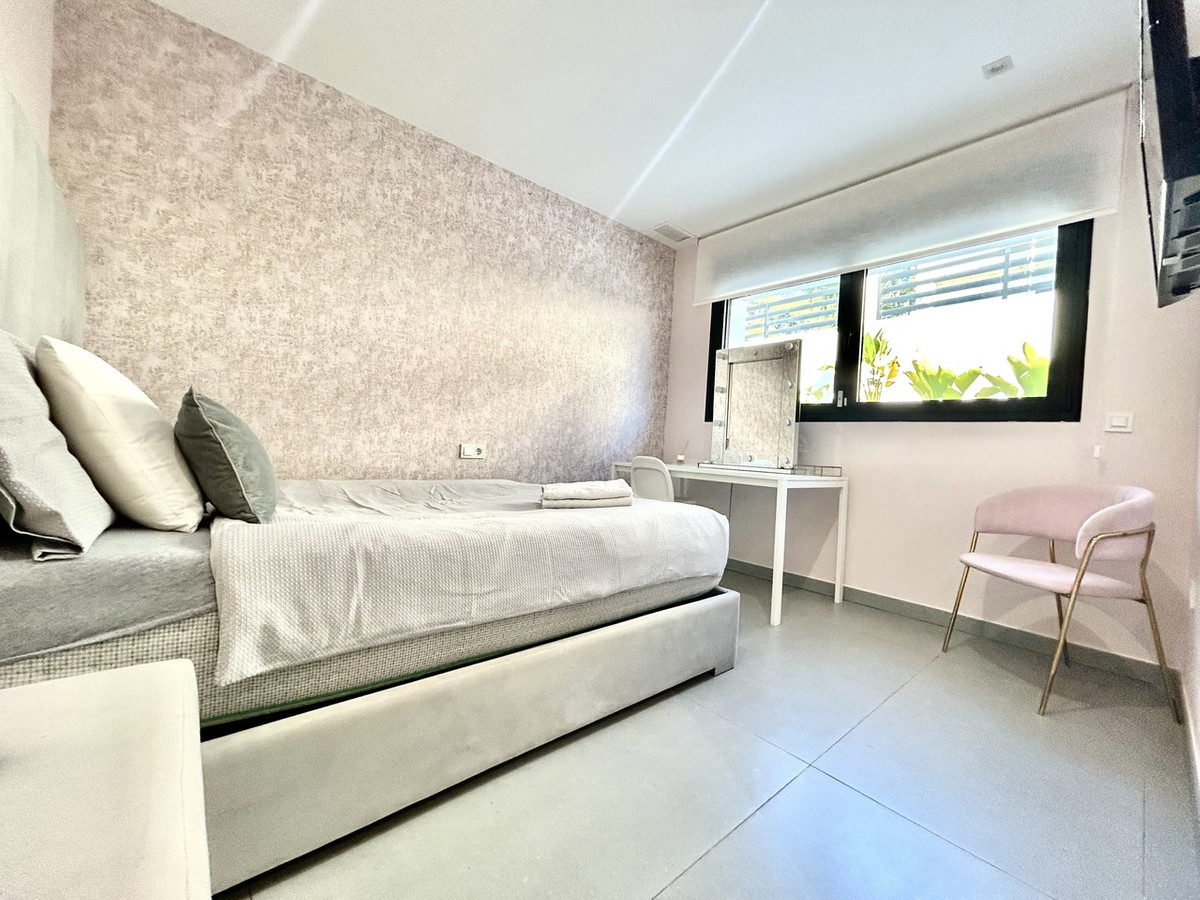 For sale - 5 Bedroom 4 Bathroom House - Detached Villa in Orihuela - Los Balcones  - Alicante