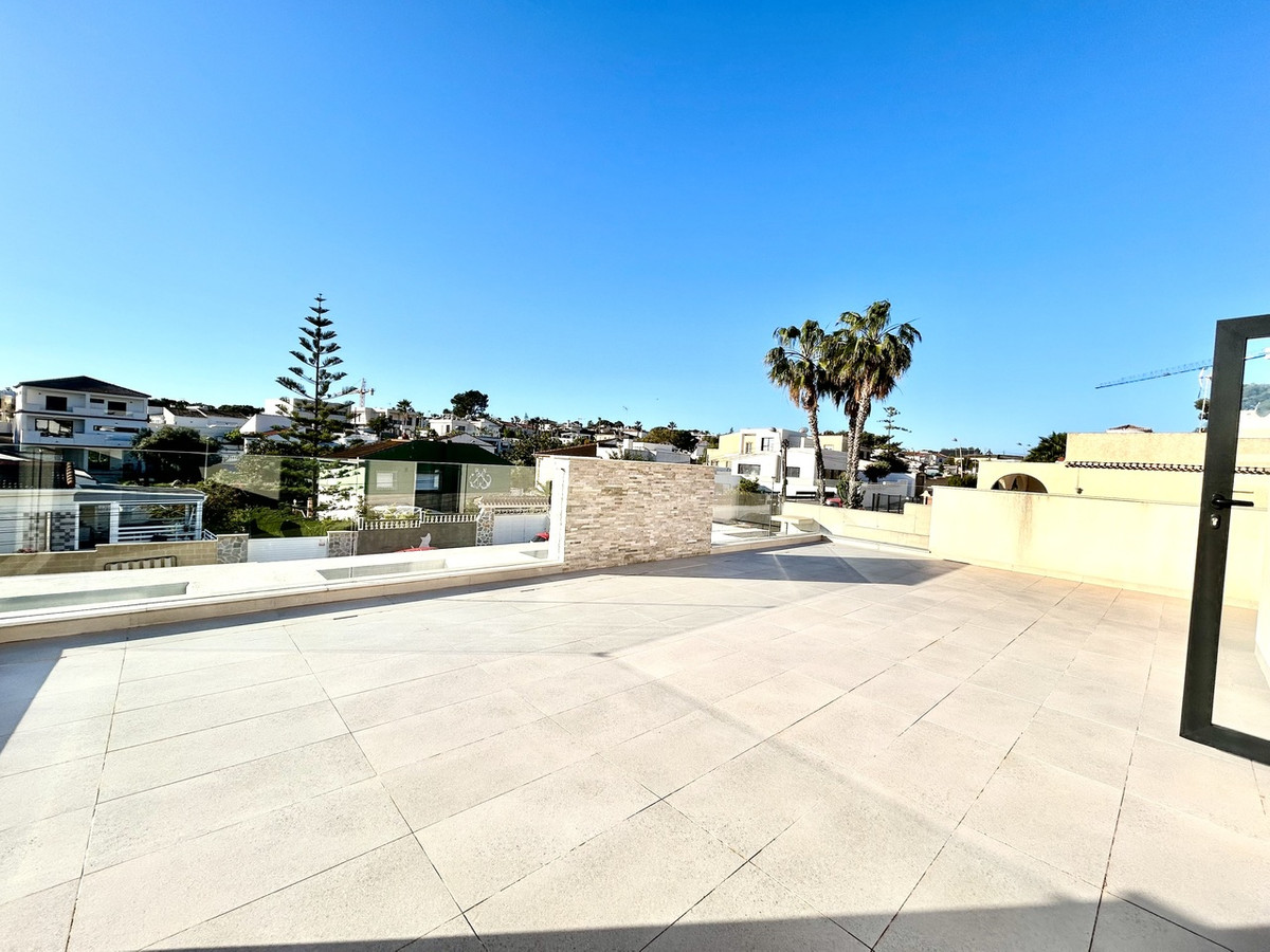 For sale - 5 Bedroom 4 Bathroom House - Detached Villa in Orihuela - Los Balcones  - Alicante