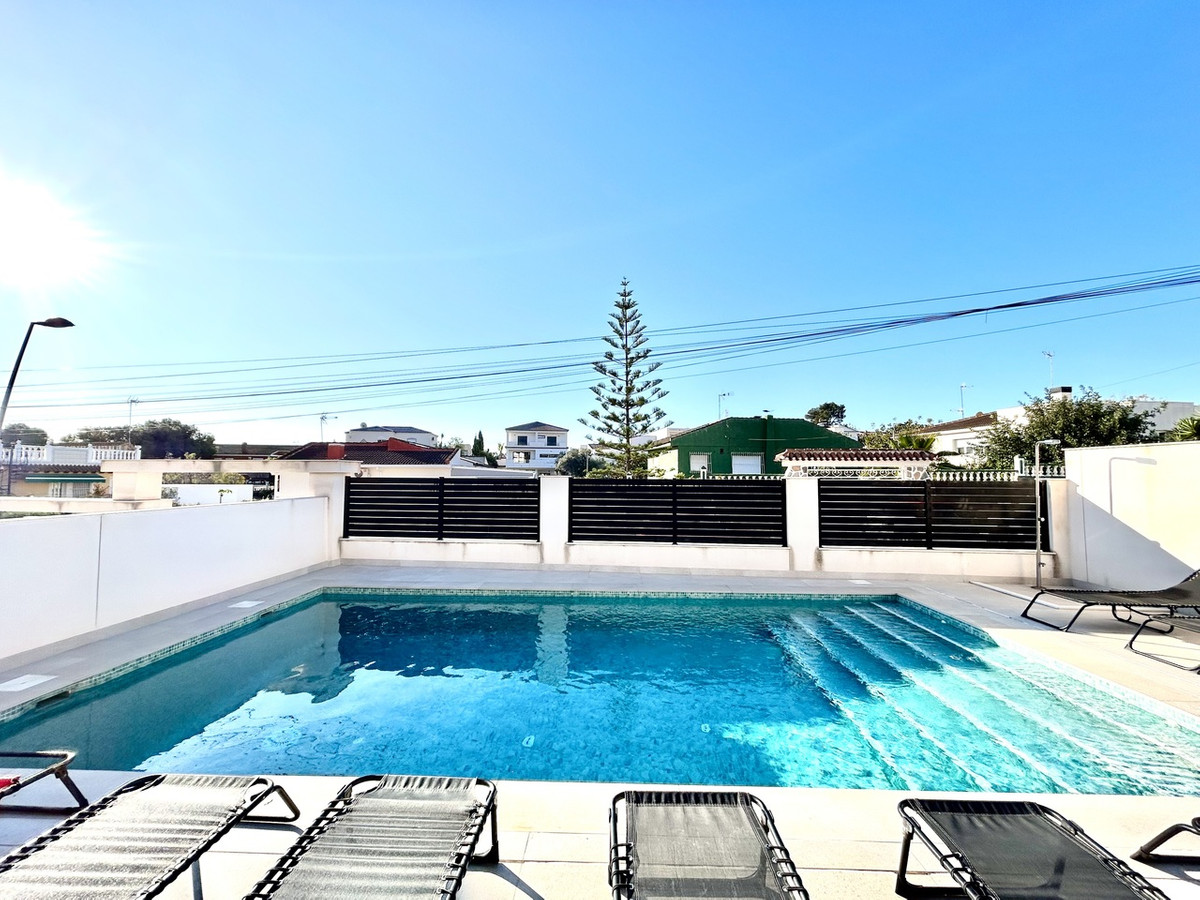 For sale - 5 Bedroom 4 Bathroom House - Detached Villa in Orihuela - Los Balcones  - Alicante