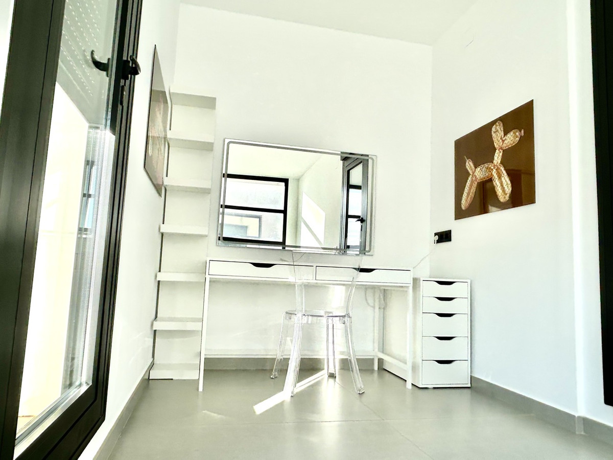 For sale - 5 Bedroom 4 Bathroom House - Detached Villa in Orihuela - Los Balcones  - Alicante