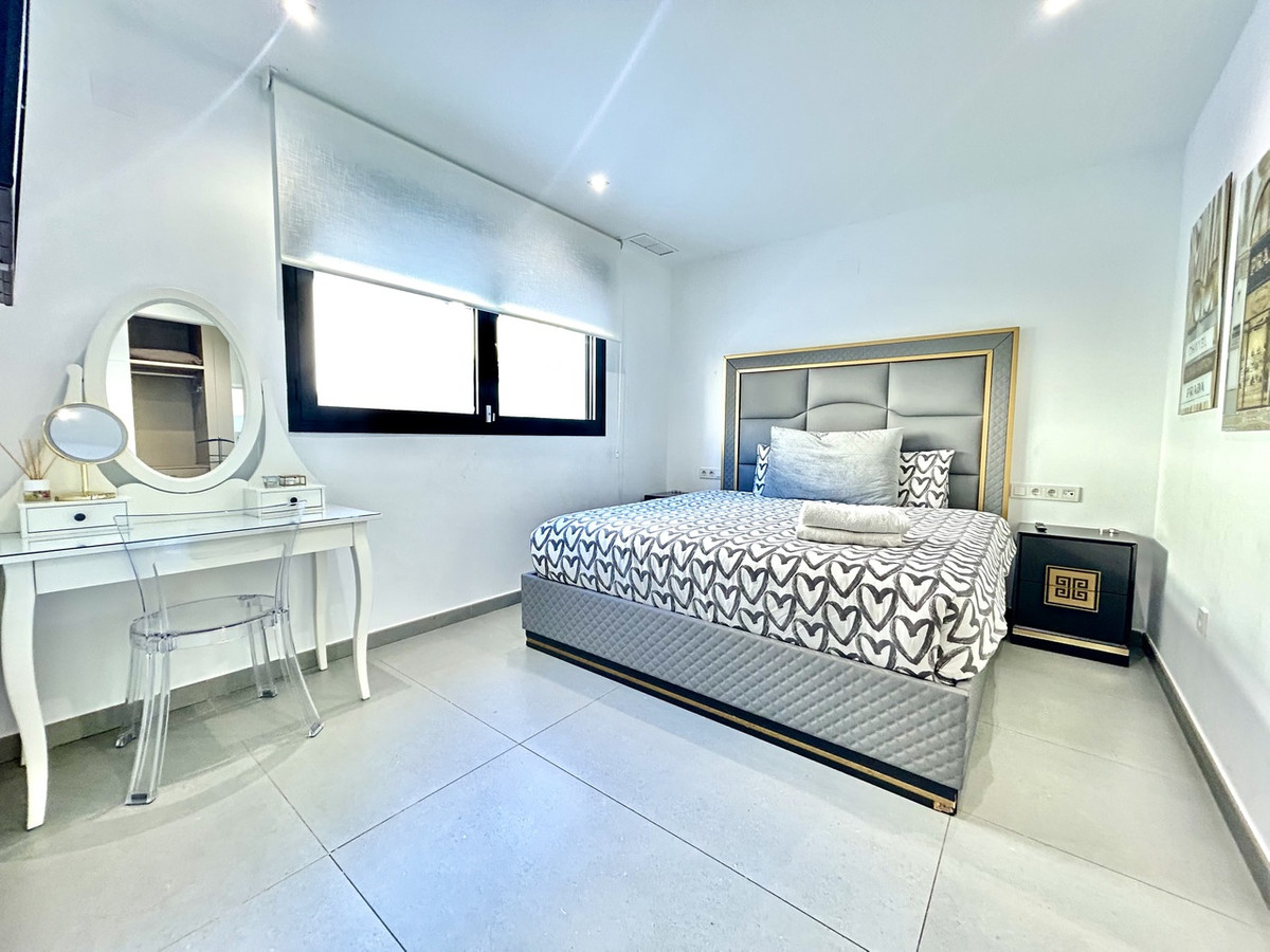 For sale - 5 Bedroom 4 Bathroom House - Detached Villa in Orihuela - Los Balcones  - Alicante