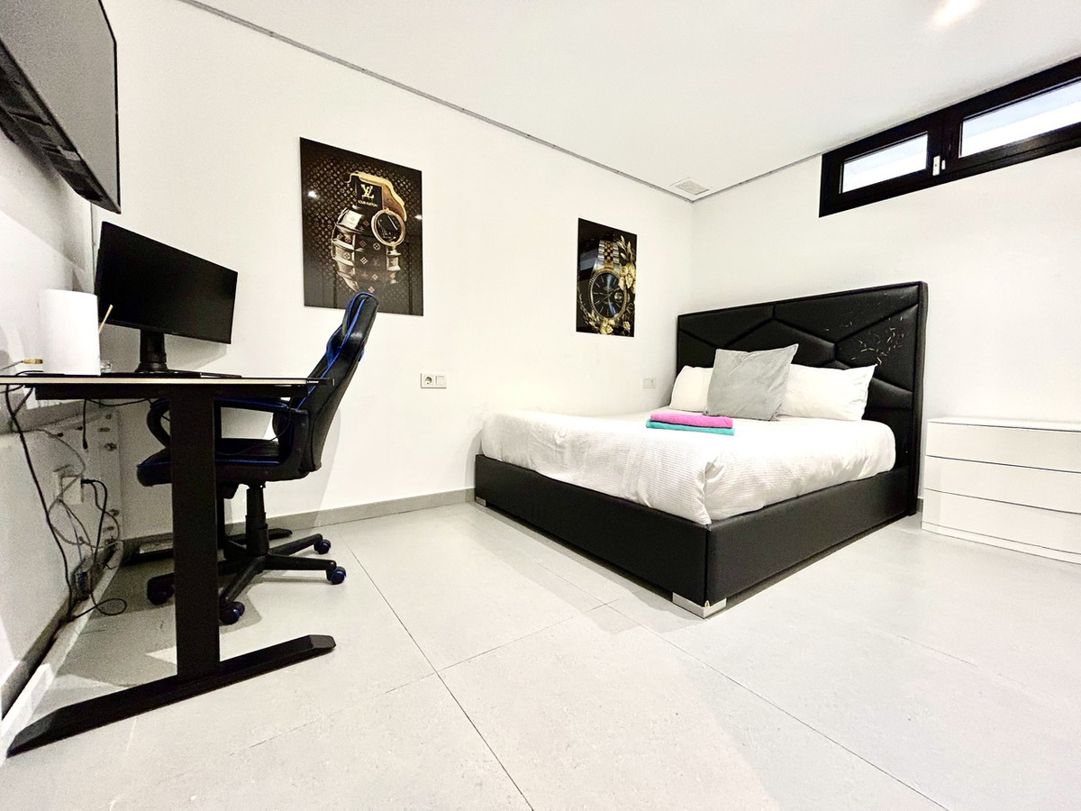 For sale - 5 Bedroom 4 Bathroom House - Detached Villa in Orihuela - Los Balcones  - Alicante