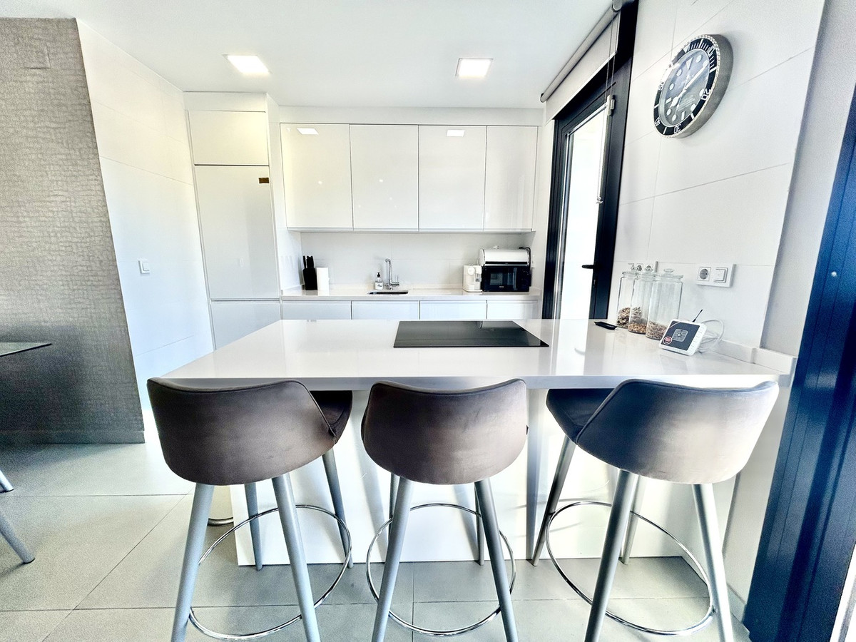 For sale - 5 Bedroom 4 Bathroom House - Detached Villa in Orihuela - Los Balcones  - Alicante