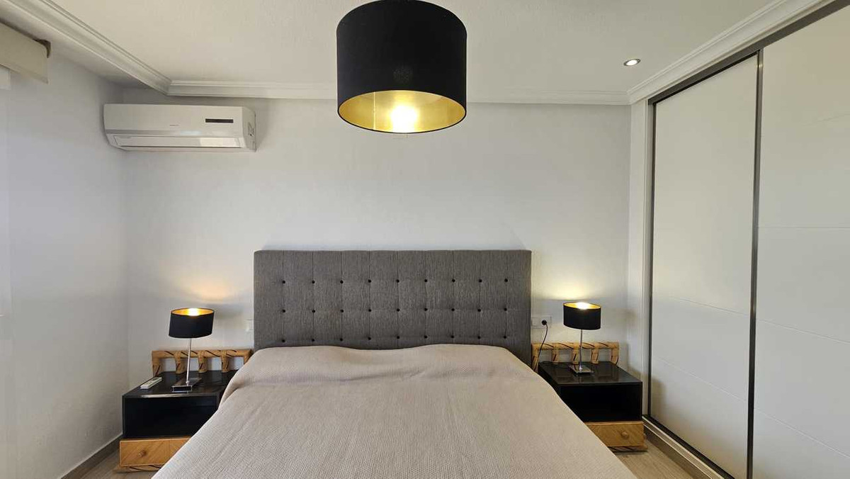 For sale - 3 Bedroom 2 Bathroom Apartment - Middle Floor Apartment in Orihuela - Mil Palmeras  - Alicante