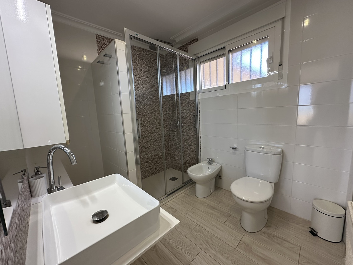 For sale - 3 Bedroom 2 Bathroom Apartment - Middle Floor Apartment in Orihuela - Mil Palmeras  - Alicante