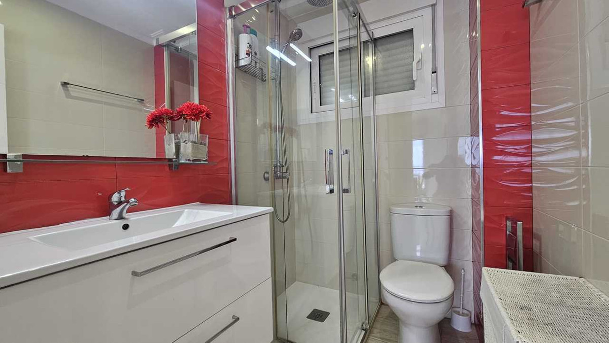 For sale - 3 Bedroom 2 Bathroom Apartment - Middle Floor Apartment in Orihuela - Mil Palmeras  - Alicante