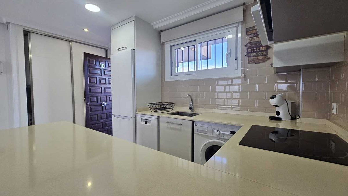 For sale - 3 Bedroom 2 Bathroom Apartment - Middle Floor Apartment in Orihuela - Mil Palmeras  - Alicante