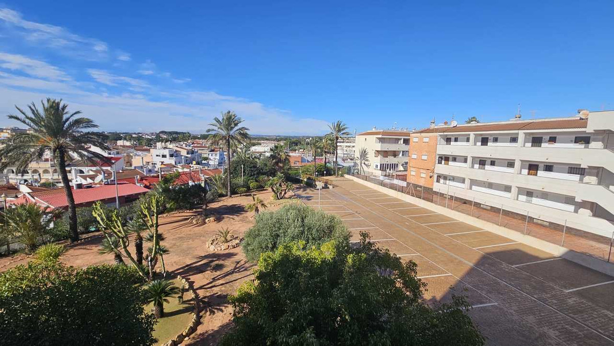 For sale - 3 Bedroom 2 Bathroom Apartment - Middle Floor Apartment in Orihuela - Mil Palmeras  - Alicante