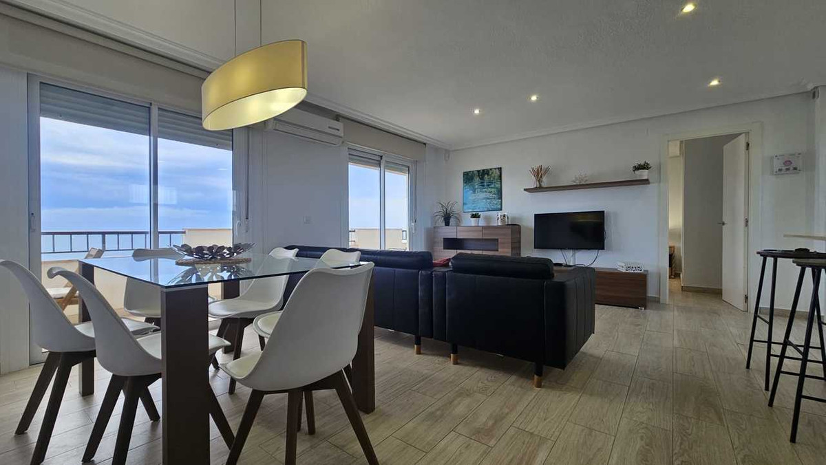 For sale - 3 Bedroom 2 Bathroom Apartment - Middle Floor Apartment in Orihuela - Mil Palmeras  - Alicante