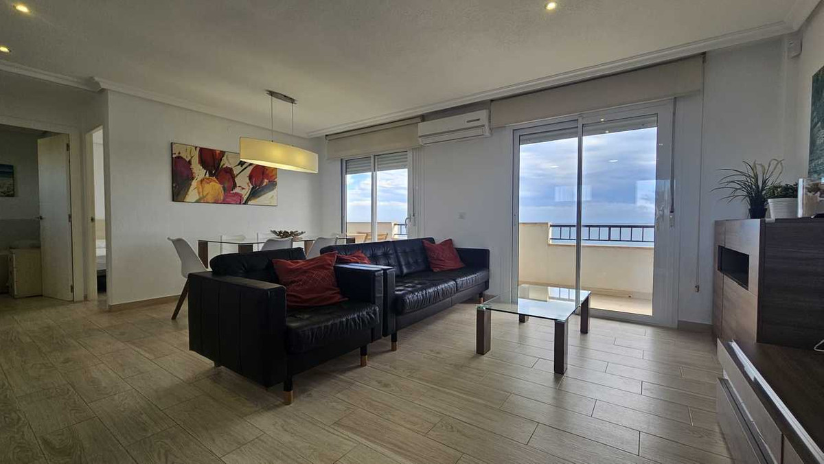 For sale - 3 Bedroom 2 Bathroom Apartment - Middle Floor Apartment in Orihuela - Mil Palmeras  - Alicante