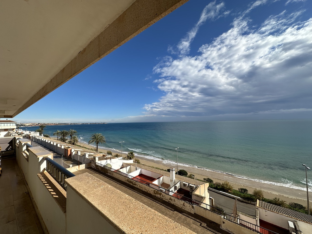 For sale - 3 Bedroom 2 Bathroom Apartment - Middle Floor Apartment in Orihuela - Mil Palmeras  - Alicante