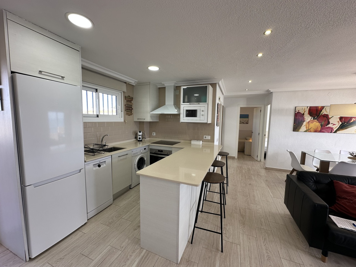 For sale - 3 Bedroom 2 Bathroom Apartment - Middle Floor Apartment in Orihuela - Mil Palmeras  - Alicante