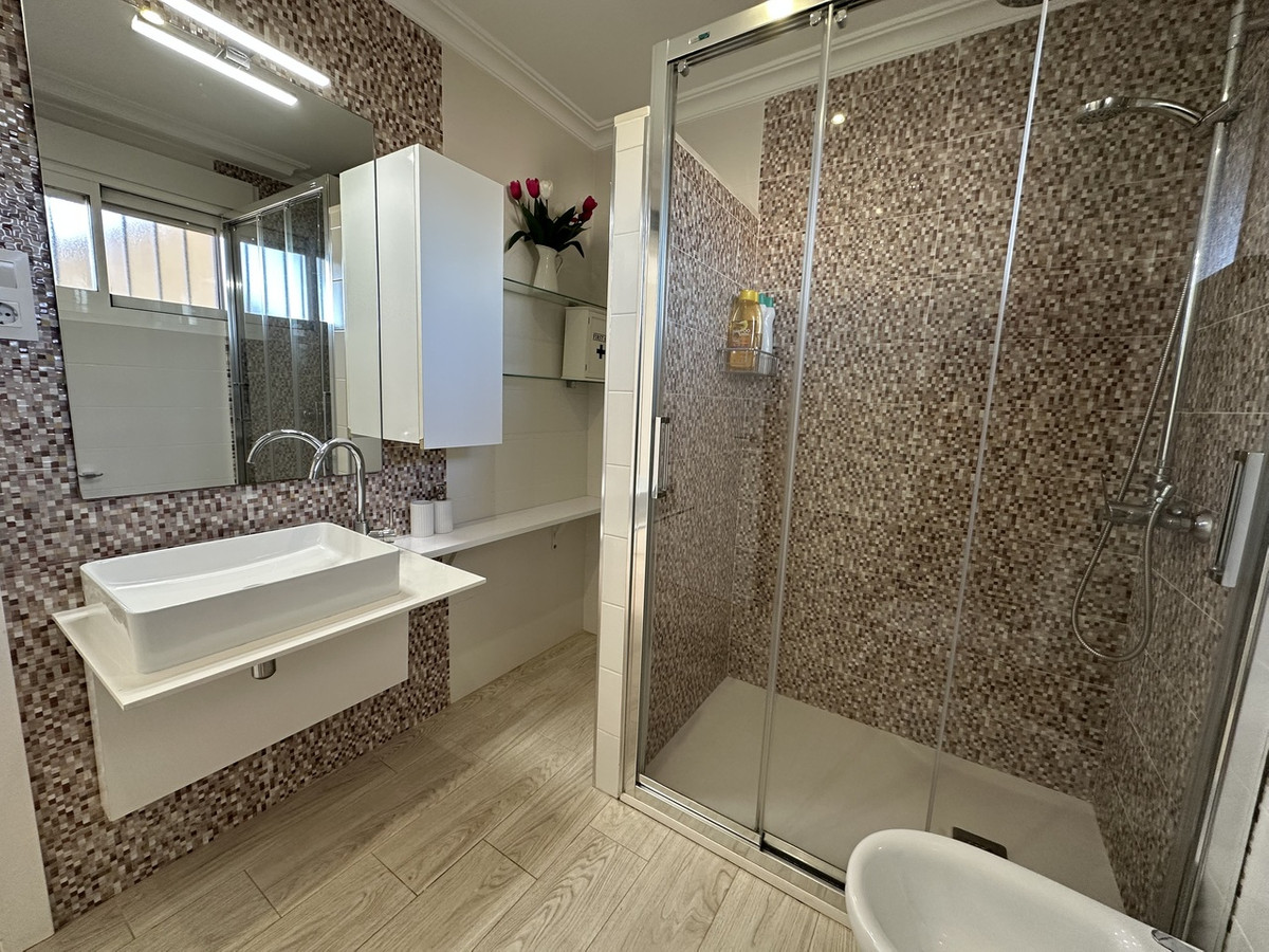 For sale - 3 Bedroom 2 Bathroom Apartment - Middle Floor Apartment in Orihuela - Mil Palmeras  - Alicante