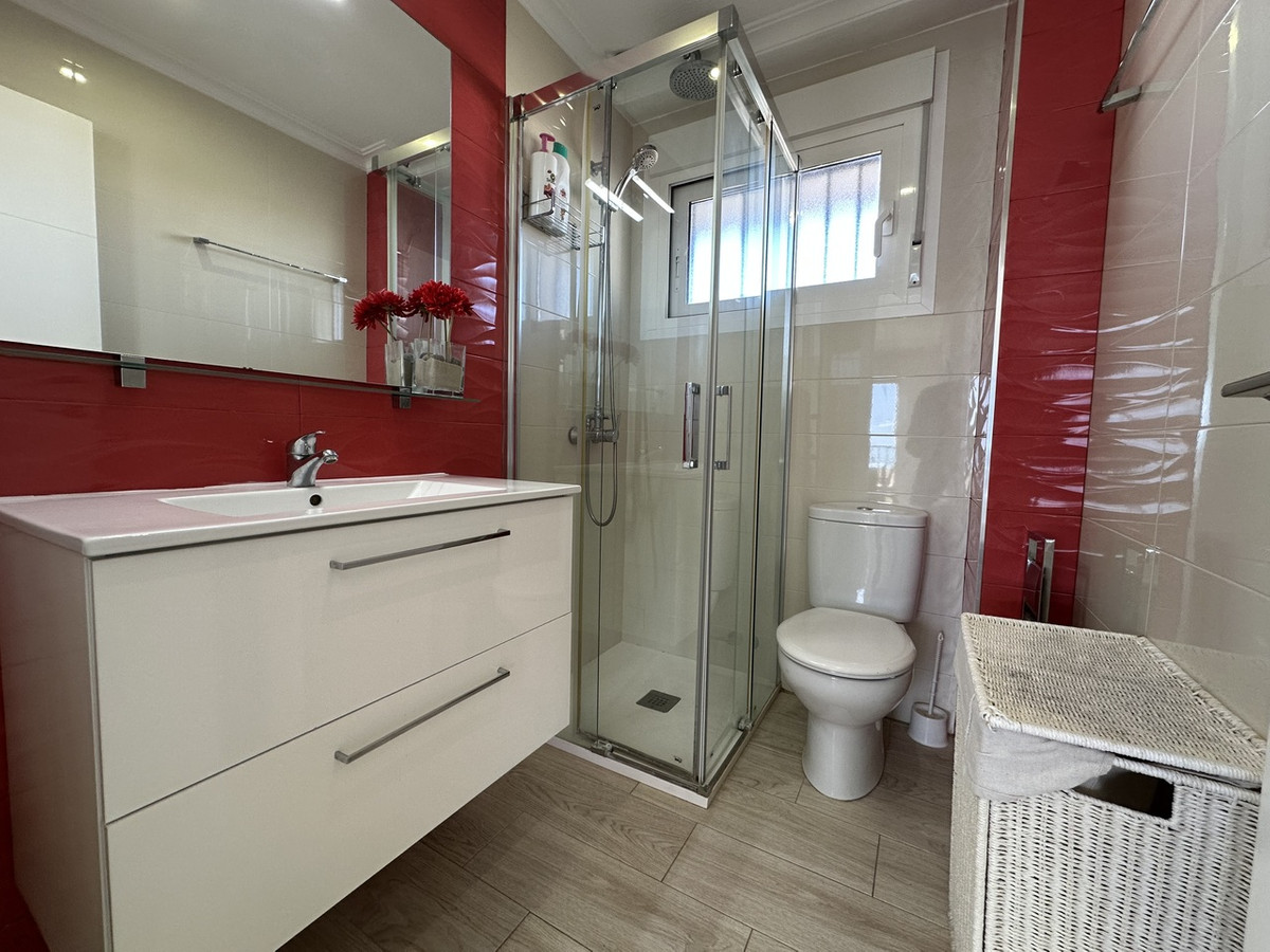 For sale - 3 Bedroom 2 Bathroom Apartment - Middle Floor Apartment in Orihuela - Mil Palmeras  - Alicante