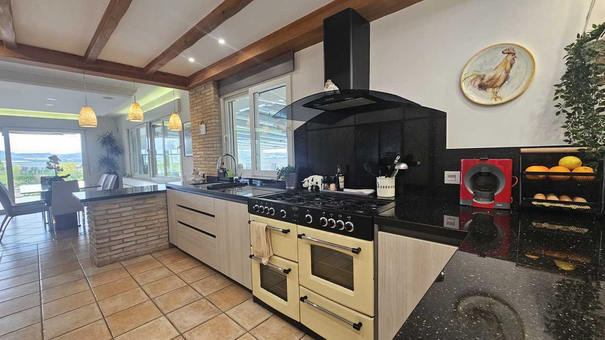 For sale - 4 Bedroom 3 Bathroom House - Detached Villa in Orihuela - Torremendo  - Alicante