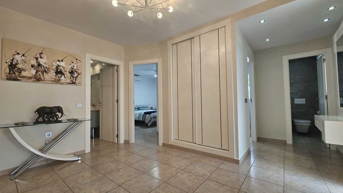 For sale - 4 Bedroom 3 Bathroom House - Detached Villa in Orihuela - Torremendo  - Alicante