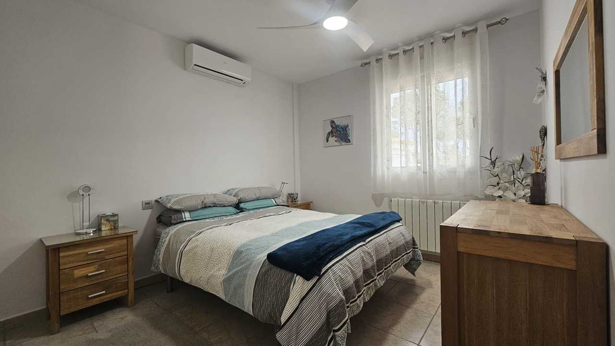 For sale - 4 Bedroom 3 Bathroom House - Detached Villa in Orihuela - Torremendo  - Alicante