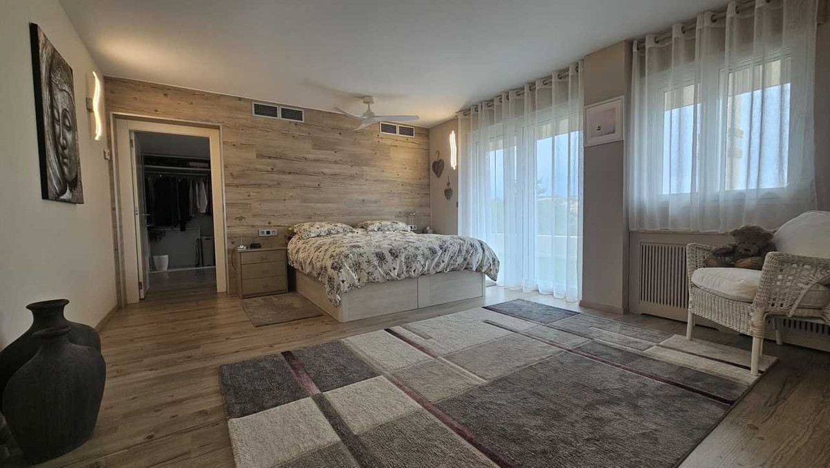 For sale - 4 Bedroom 3 Bathroom House - Detached Villa in Orihuela - Torremendo  - Alicante