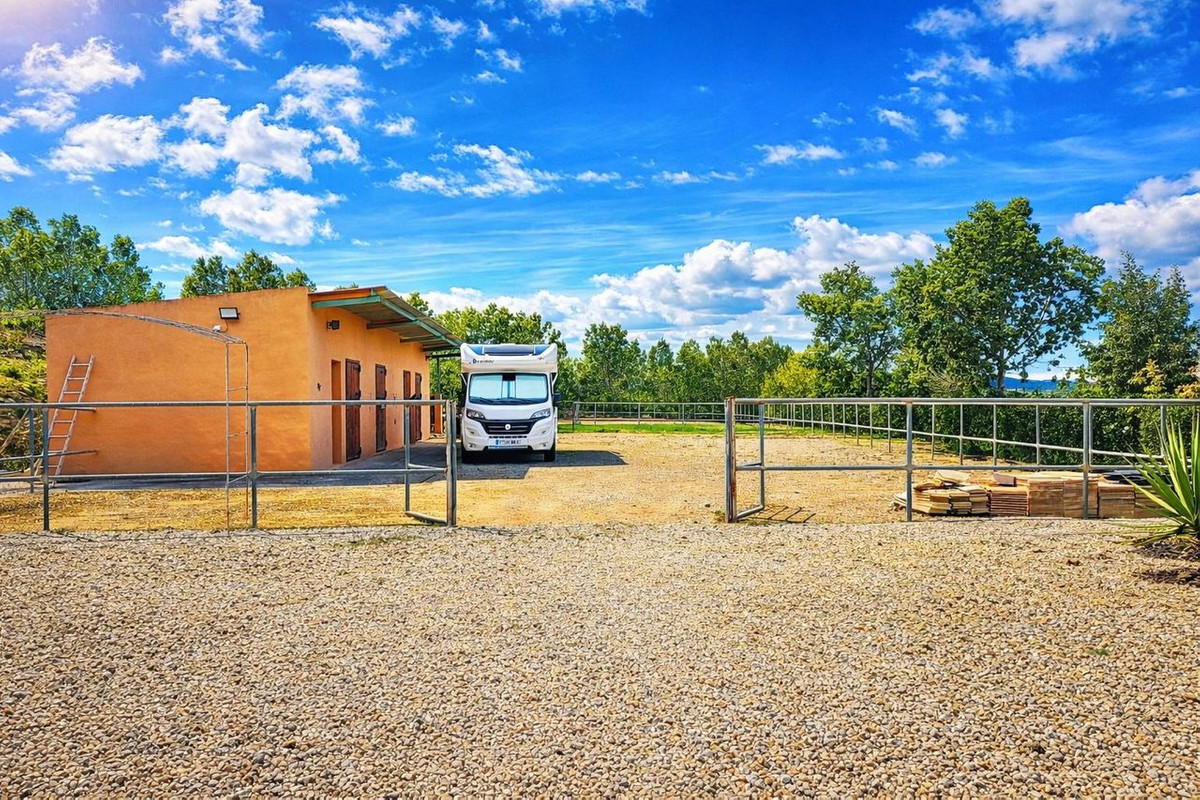 For sale - 4 Bedroom 3 Bathroom House - Detached Villa in Orihuela - Torremendo  - Alicante