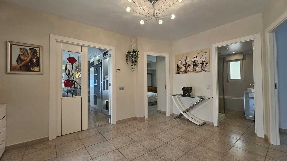 For sale - 4 Bedroom 3 Bathroom House - Detached Villa in Orihuela - Torremendo  - Alicante