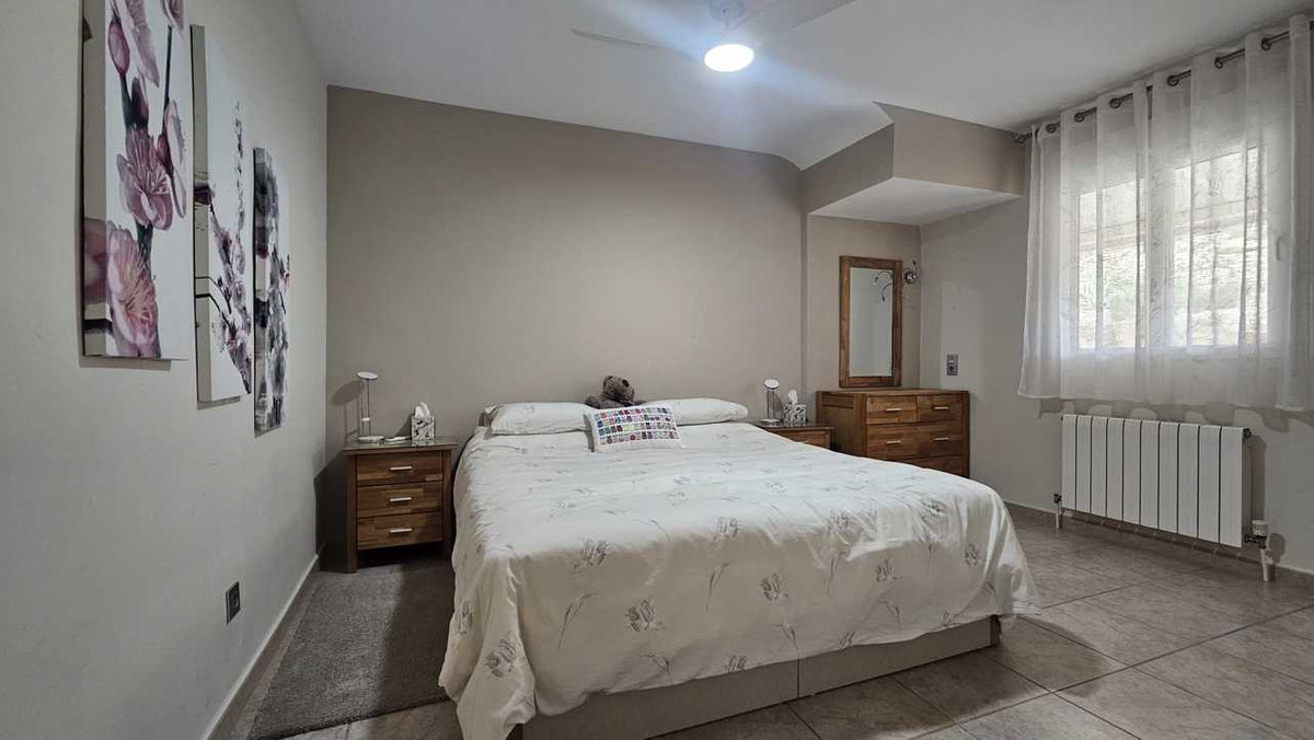 For sale - 4 Bedroom 3 Bathroom House - Detached Villa in Orihuela - Torremendo  - Alicante
