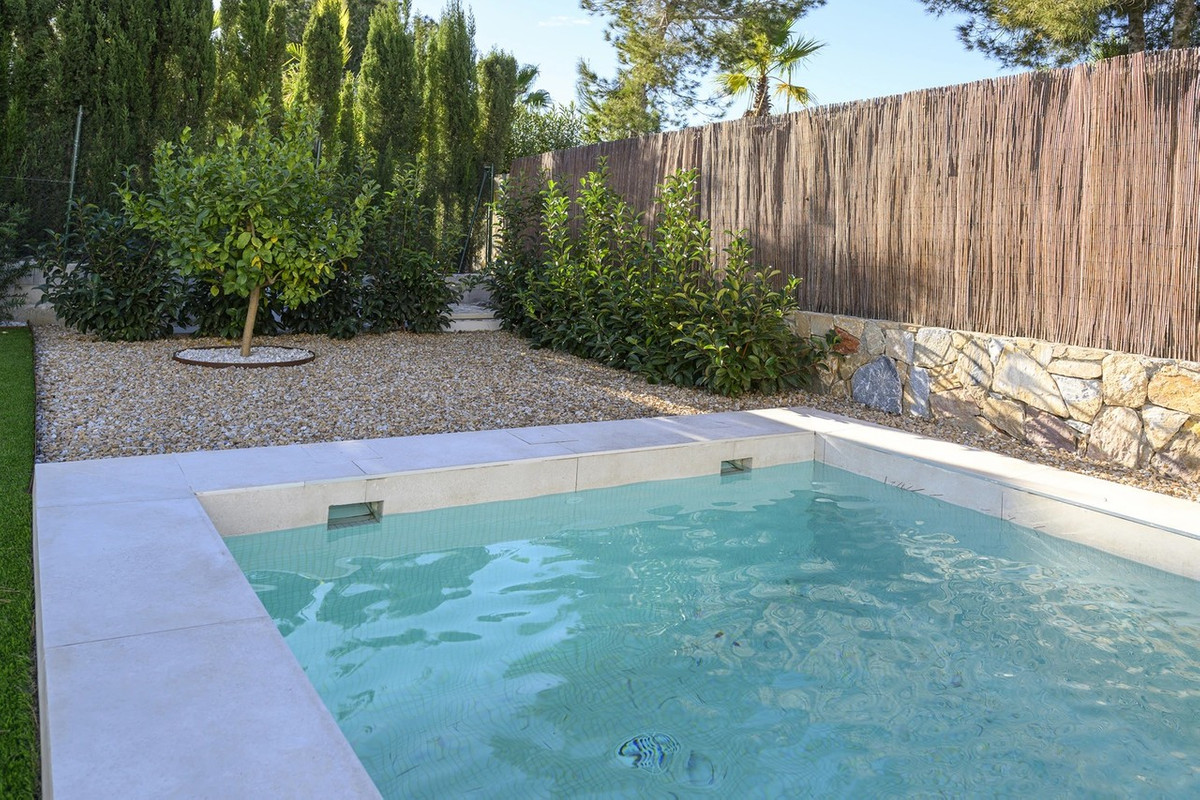 For sale - 3 Bedroom 3 Bathroom House - Detached Villa in Orihuela - Las Colinas Golf  - Alicante