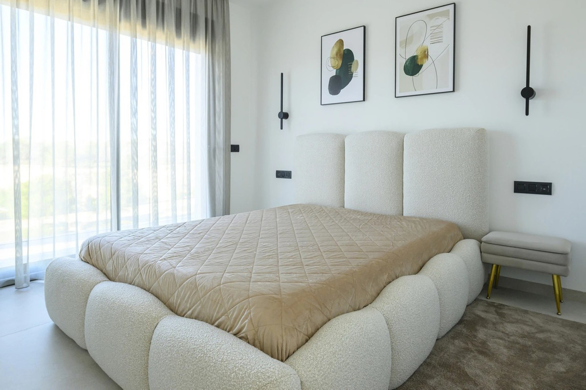 For sale - 3 Bedroom 3 Bathroom House - Detached Villa in Orihuela - Las Colinas Golf  - Alicante