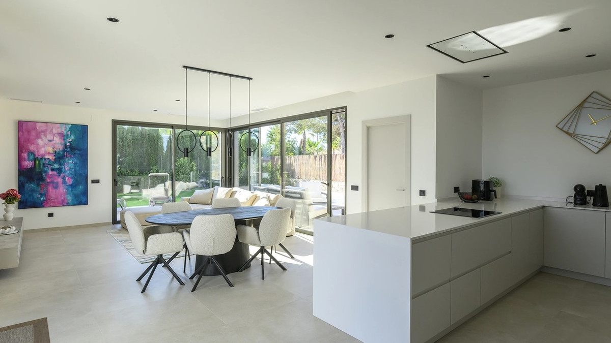 For sale - 3 Bedroom 3 Bathroom House - Detached Villa in Orihuela - Las Colinas Golf  - Alicante