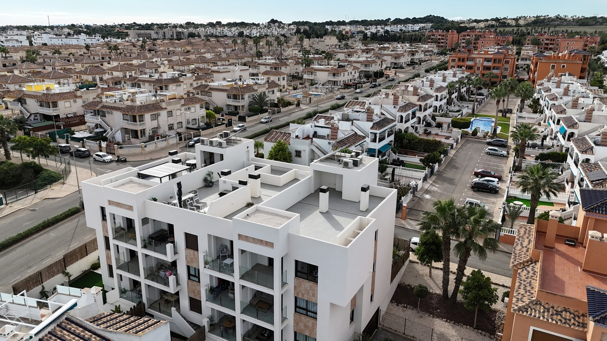 For sale - 2 Bedroom 2 Bathroom Apartment - Penthouse in Orihuela - Villamartin  - Alicante