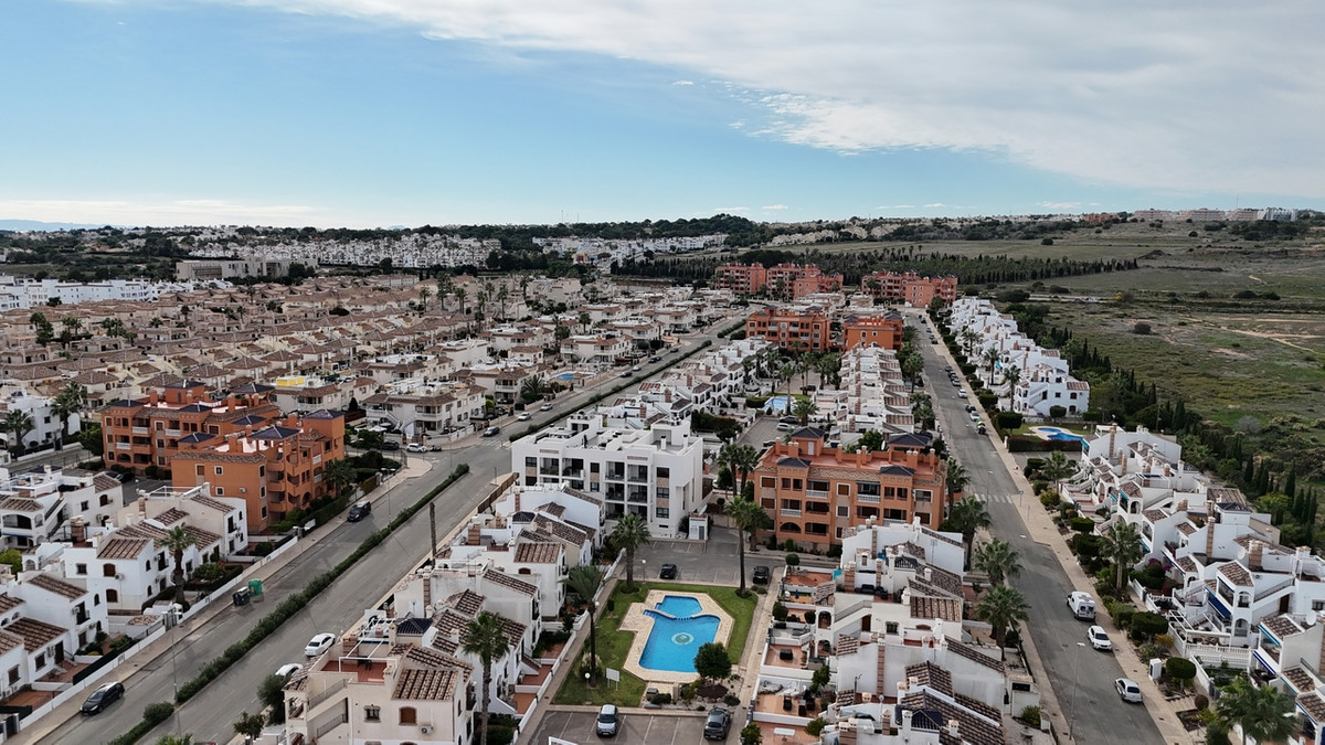 For sale - 2 Bedroom 2 Bathroom Apartment - Penthouse in Orihuela - Villamartin  - Alicante
