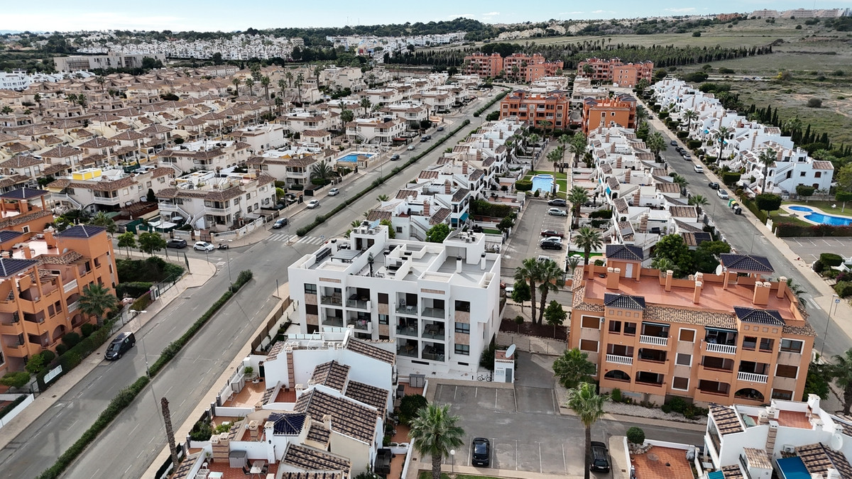 For sale - 2 Bedroom 2 Bathroom Apartment - Penthouse in Orihuela - Villamartin  - Alicante