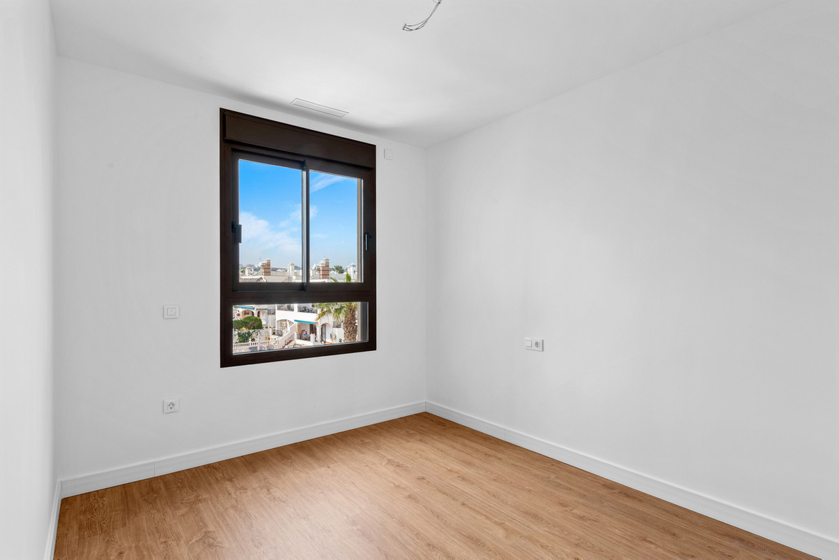 For sale - 2 Bedroom 2 Bathroom Apartment - Penthouse in Orihuela - Villamartin  - Alicante