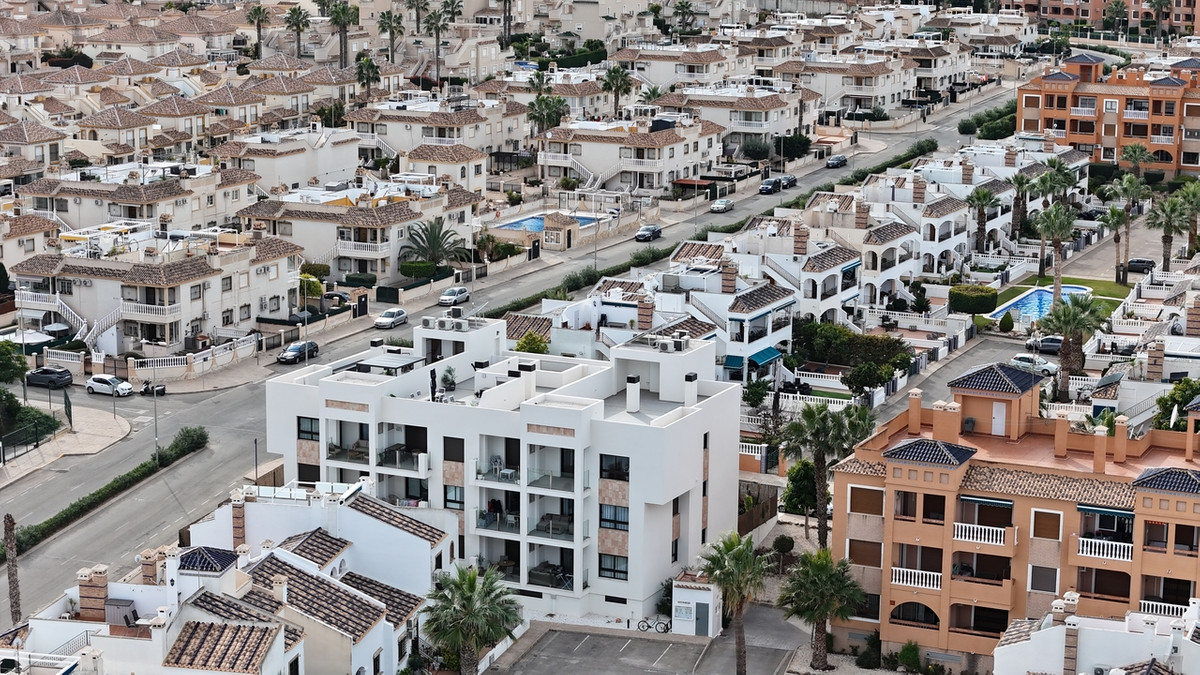 For sale - 2 Bedroom 2 Bathroom Apartment - Penthouse in Orihuela - Villamartin  - Alicante