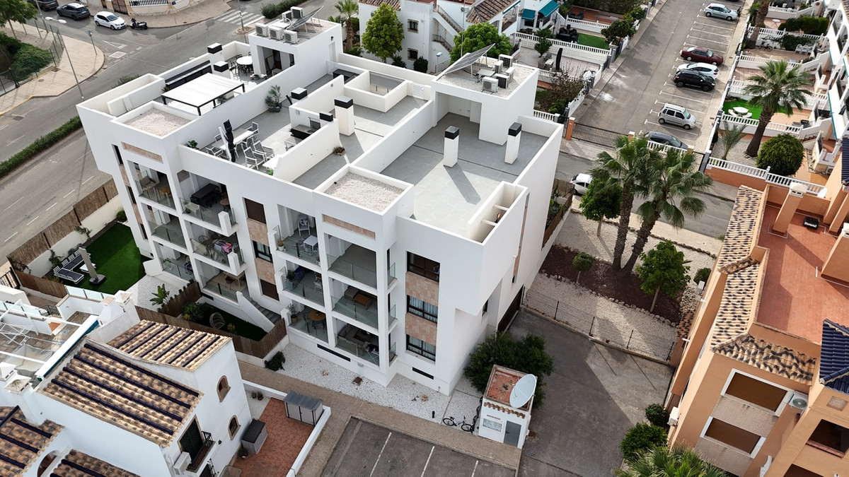 For sale - 2 Bedroom 2 Bathroom Apartment - Penthouse in Orihuela - Villamartin  - Alicante