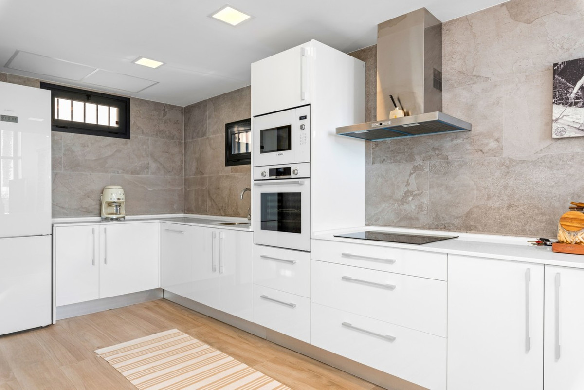 For sale - 5 Bedroom 4 Bathroom House - Detached Villa in Orihuela - Cabo Roig  - Alicante