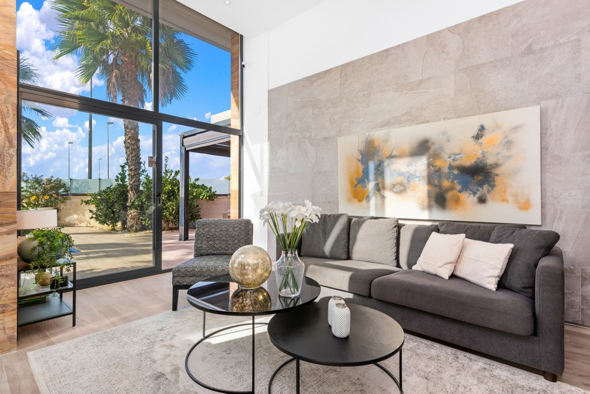 For sale - 5 Bedroom 4 Bathroom House - Detached Villa in Orihuela - Cabo Roig  - Alicante