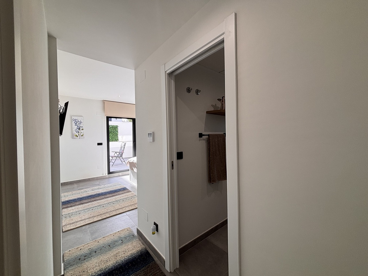 For sale - 2 Bedroom 2 Bathroom House - Detached Villa in Orihuela - Villamartin  - Alicante