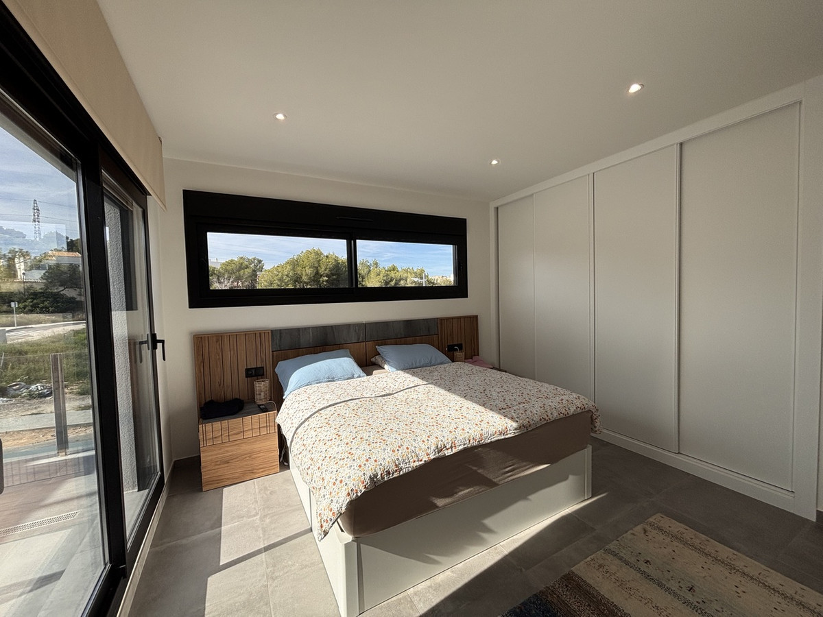 For sale - 2 Bedroom 2 Bathroom House - Detached Villa in Orihuela - Villamartin  - Alicante