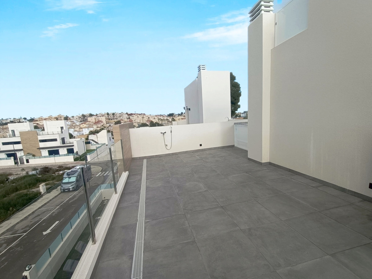 For sale - 2 Bedroom 2 Bathroom House - Detached Villa in Orihuela - Villamartin  - Alicante