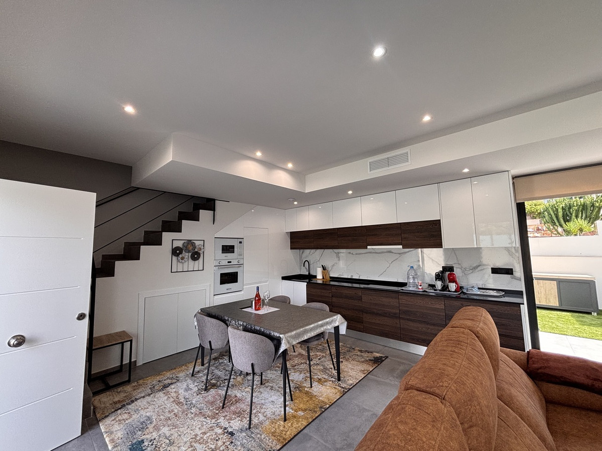 For sale - 2 Bedroom 2 Bathroom House - Detached Villa in Orihuela - Villamartin  - Alicante