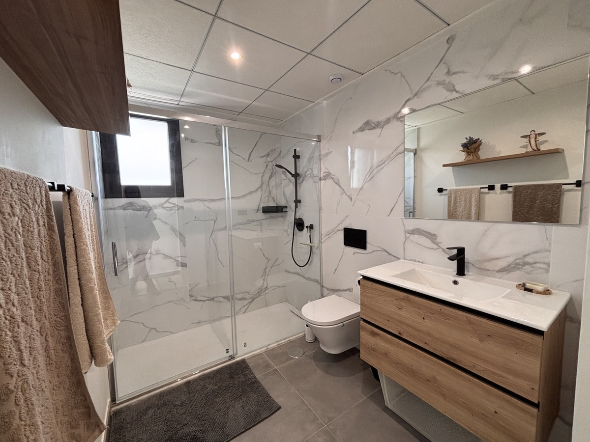 For sale - 2 Bedroom 2 Bathroom House - Detached Villa in Orihuela - Villamartin  - Alicante