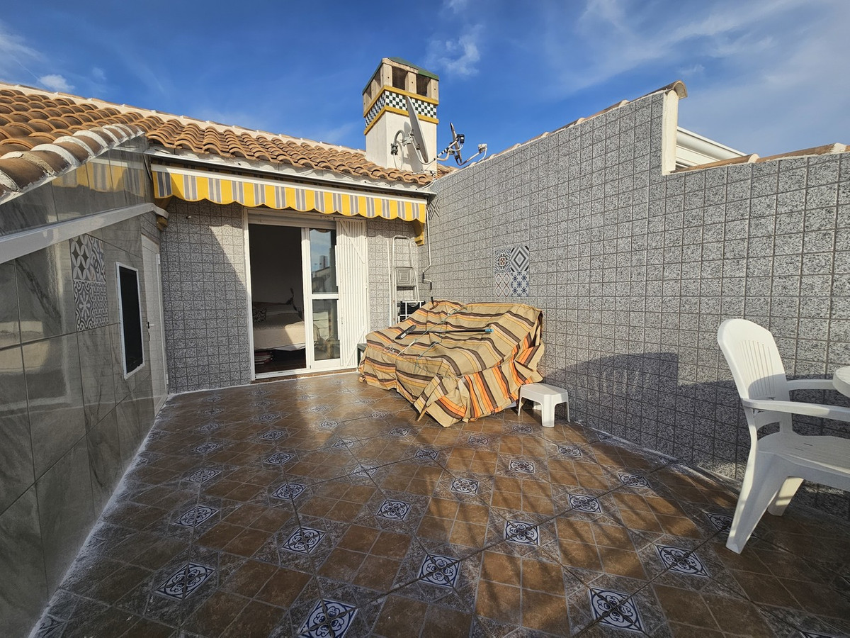For sale - 3 Bedroom 2 Bathroom Townouse in La Zenia  - La Zenia  - Alicante