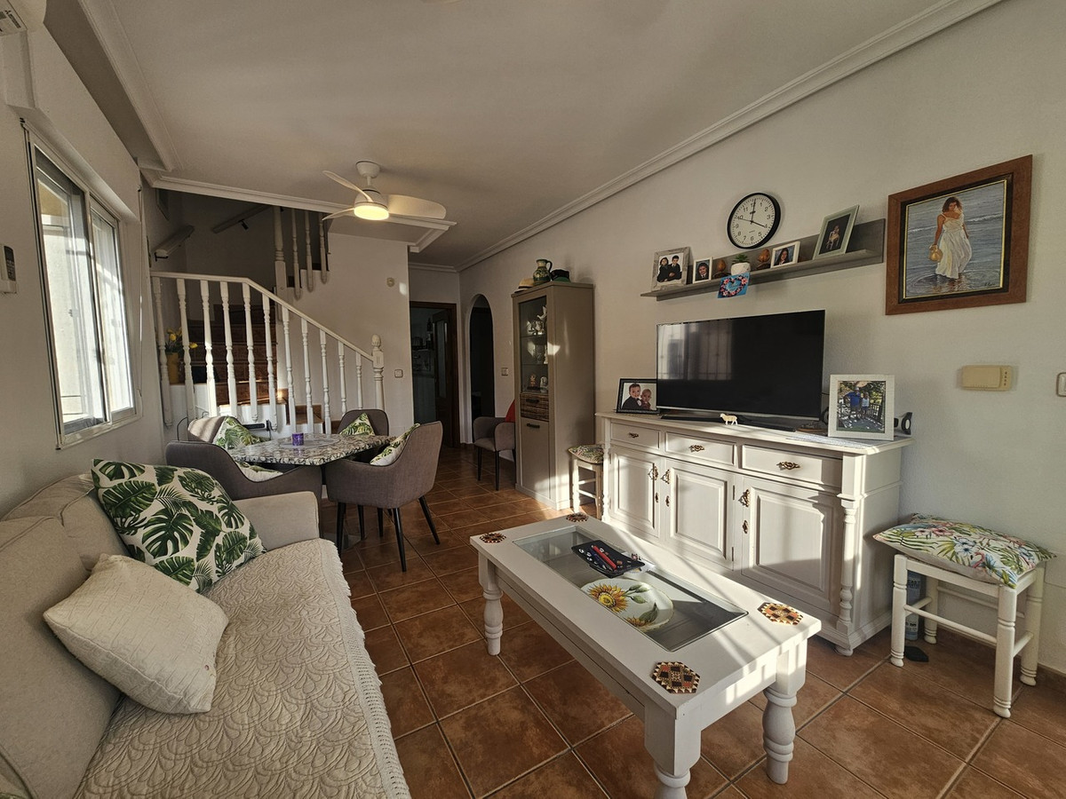 For sale - 3 Bedroom 2 Bathroom House Townhouse in La Zenia - La Zenia  - Alicante