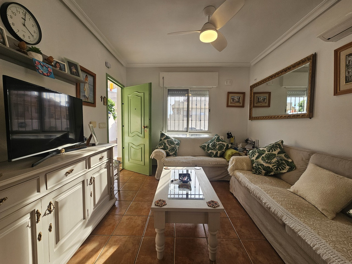 For sale - 3 Bedroom 2 Bathroom Townouse in La Zenia  - La Zenia  - Alicante