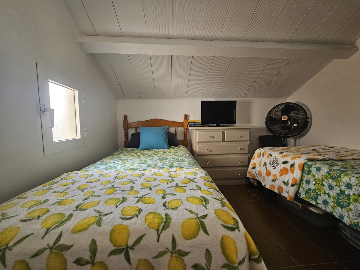 For sale - 3 Bedroom 2 Bathroom Townhouse in La Zenia - La Zenia  - Alicante