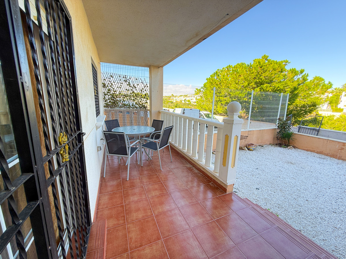 For sale - 2 Bedroom 1 Bathroom Ground Floor Apartment in Cabo Roig - Cabo Roig  - Alicante