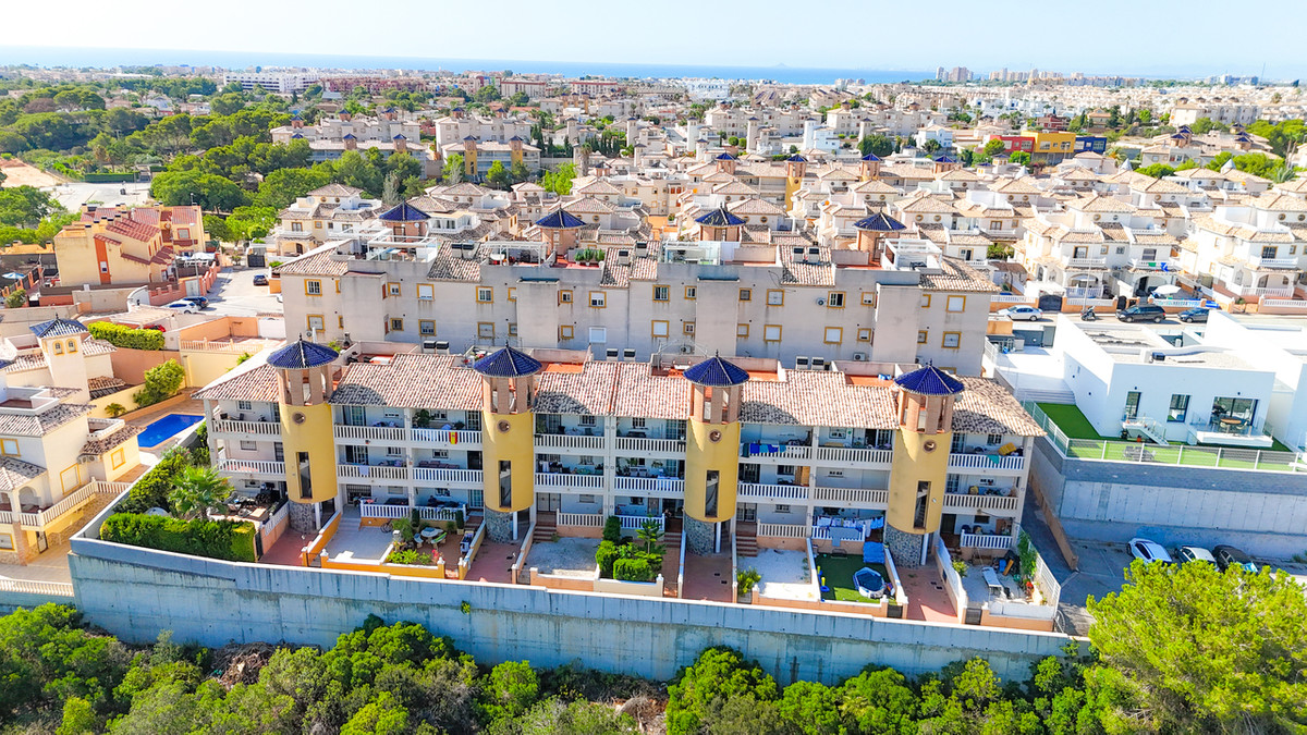 For sale - 2 Bedroom 1 Bathroom Ground Floor Apartment in Cabo Roig - Cabo Roig  - Alicante