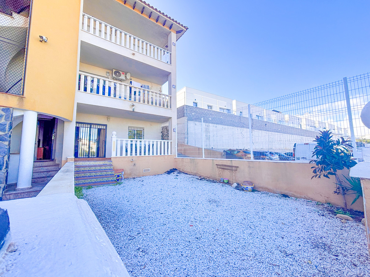 For sale - 2 Bedroom 1 Bathroom Ground Floor Apartment in Cabo Roig - Cabo Roig  - Alicante