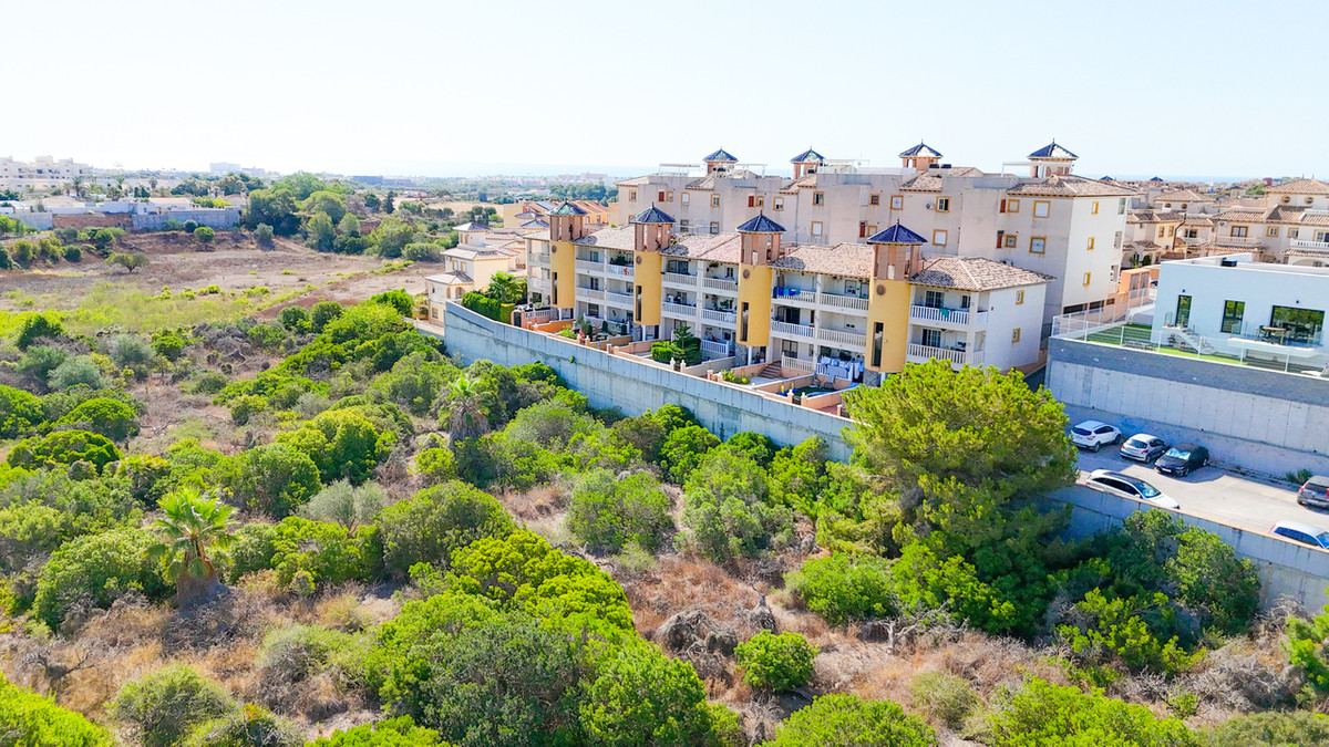 For sale - 2 Bedroom 1 Bathroom Ground Floor Apartment in Cabo Roig - Cabo Roig  - Alicante
