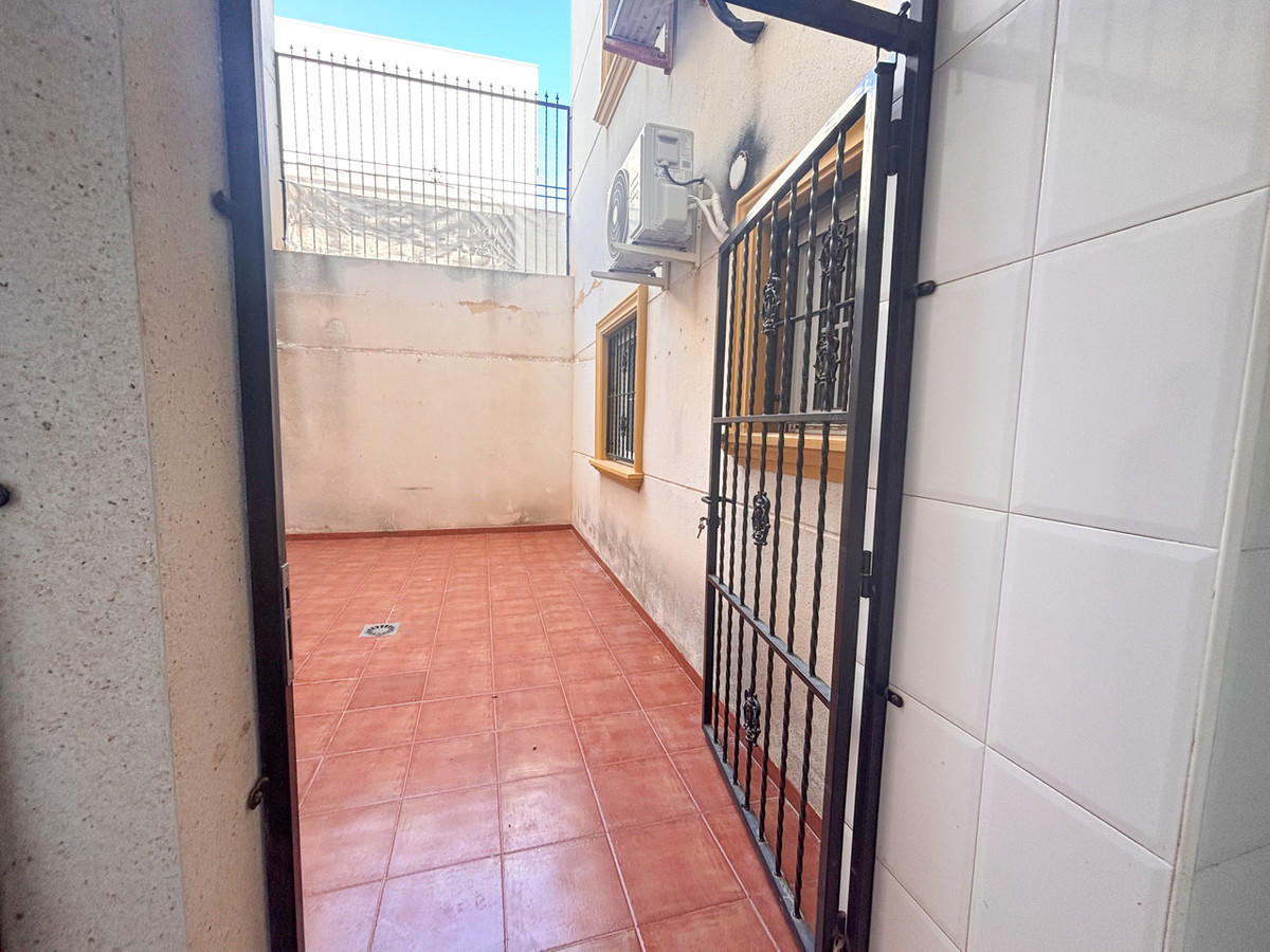 For sale - 2 Bedroom 1 Bathroom Ground Floor Apartment in Cabo Roig - Cabo Roig  - Alicante